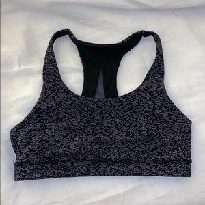 Lululemon sports bra size 6